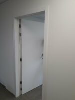 Porte invisible 13