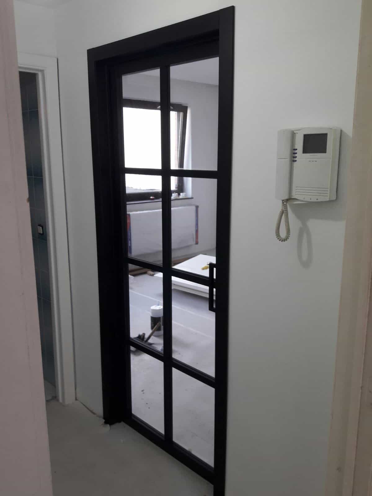 Porte vitrée 8 Porte vitrée 8