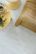 Sol stratifié effet bois blanc