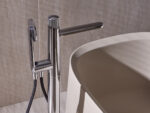 Robinetterie sur pied pour baignoire noir mat