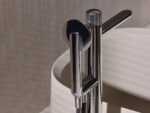 Robinetterie sur pied pour baignoire noir mat
